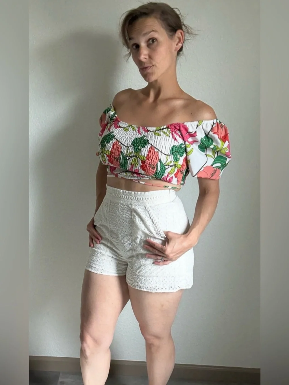 ZARA High Waisted Shorts Cream Eyelet Embroidered Medium Preppy Coastal